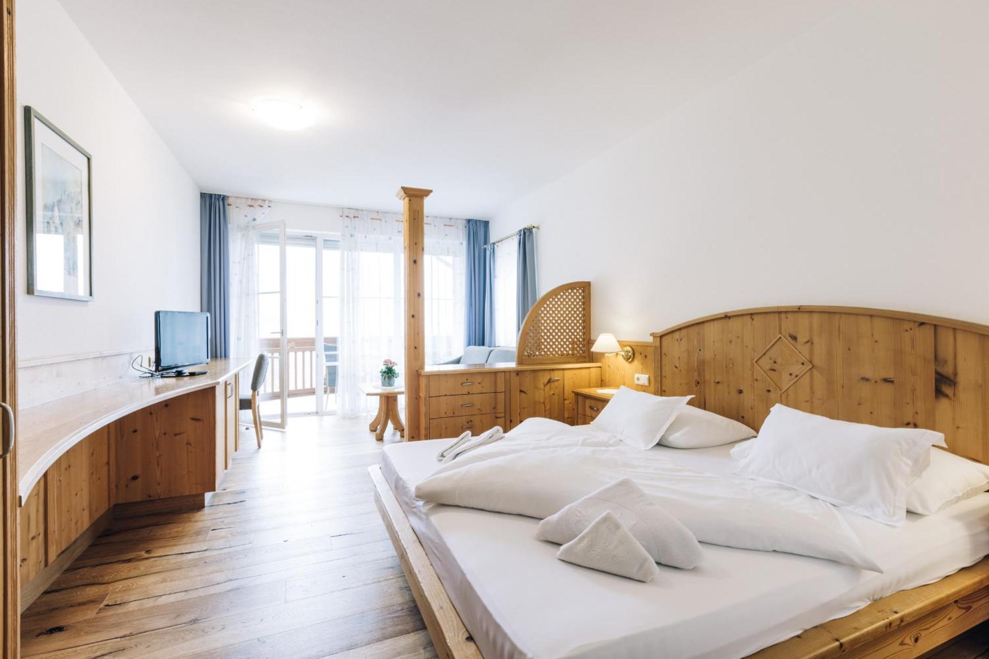 Hotel Tenz 2025 Montagna Εξωτερικό φωτογραφία