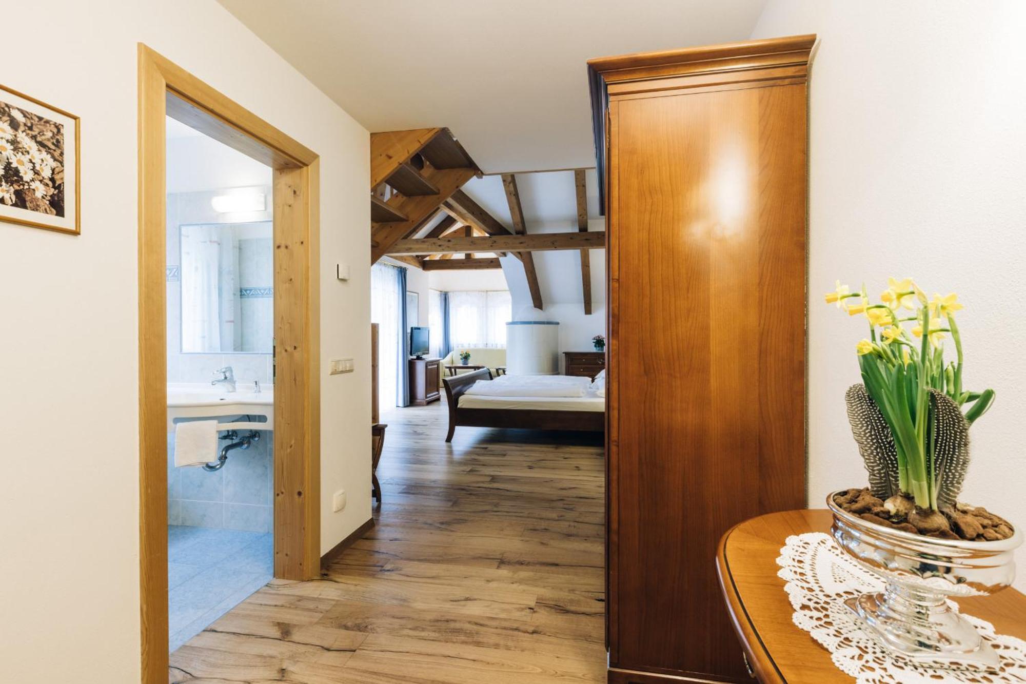Hotel Tenz 2025 Montagna Εξωτερικό φωτογραφία