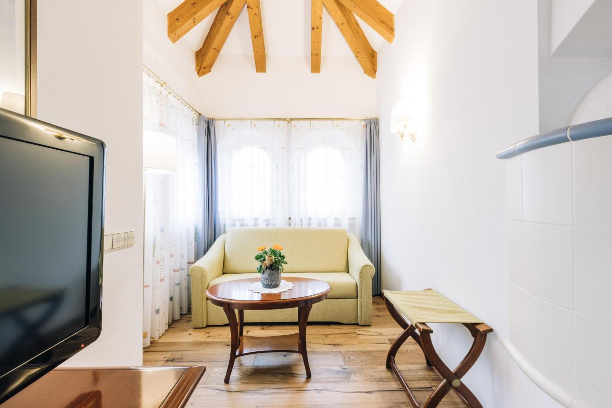 Hotel Tenz 2025 Montagna Εξωτερικό φωτογραφία