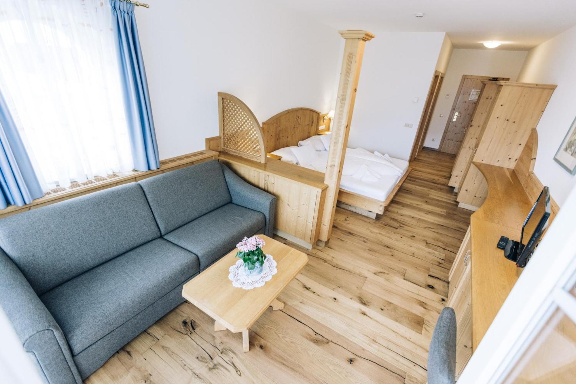 Hotel Tenz 2025 Montagna Εξωτερικό φωτογραφία